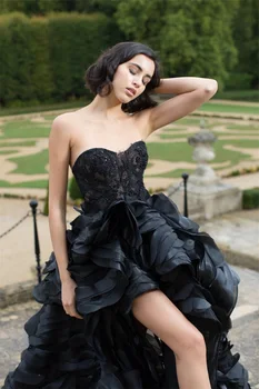 Zarif Siyah balo kıyafetleri Çok Katmanlı Ruffles Kapalı Omuz Lace Up Dantel Aplikler Sequins Custom Made Kat Uzunluk Parti Kıyafeti